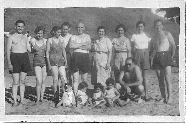 FAMILIA DE DON LUIS Y CECILIA BIJMAN EN DIQUE CHICO 1953-compressed