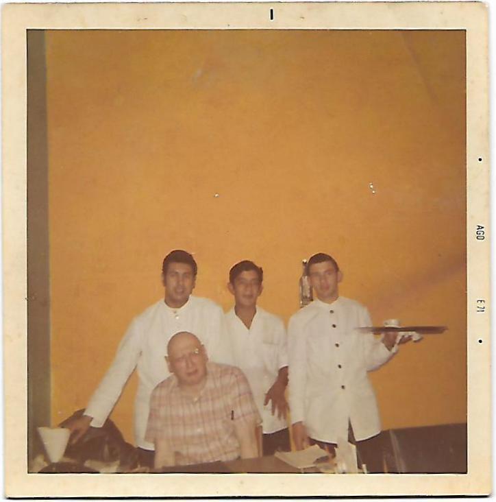 HUGO EN LA PAISANITA-compressed