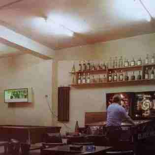 DENTRO DEL BAR CARRASCO-compressed