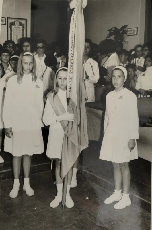 FOTO ABANDERADA Y ESCOLTAS MANUEL SOLARES