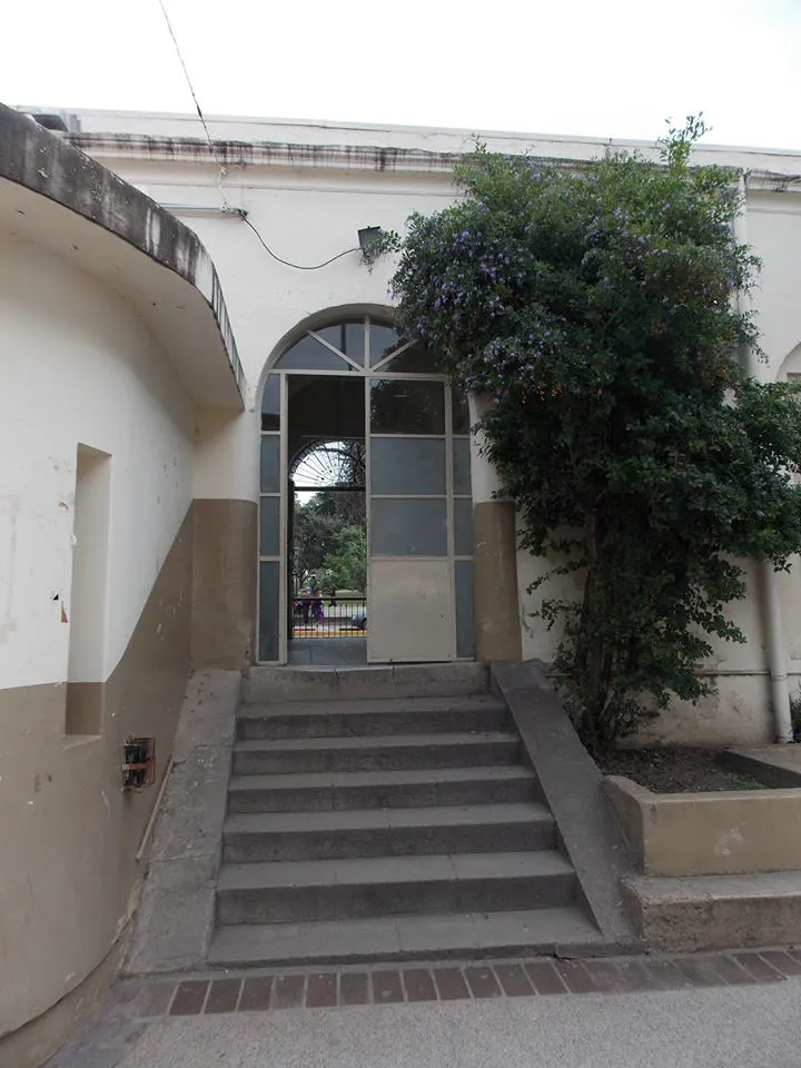 ESCALERA ENTRADA VIEJO NACIONAL