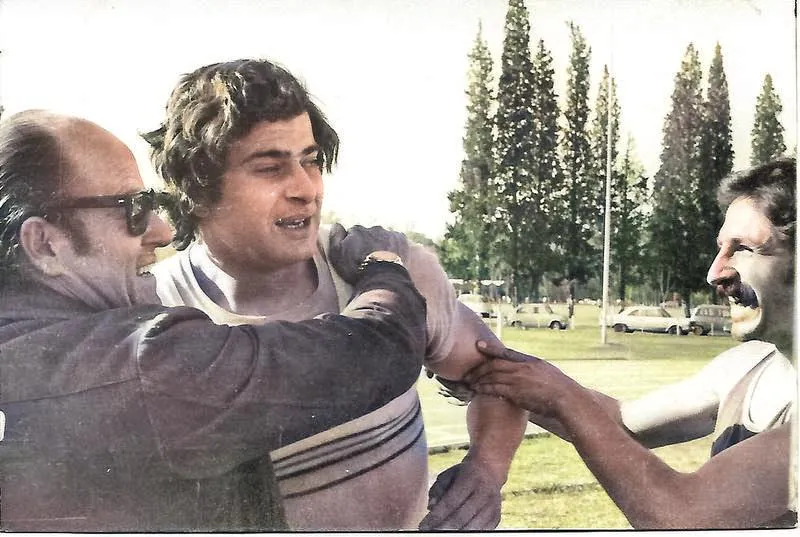 JUAN TURRI ABRAZO CON EL GORDO